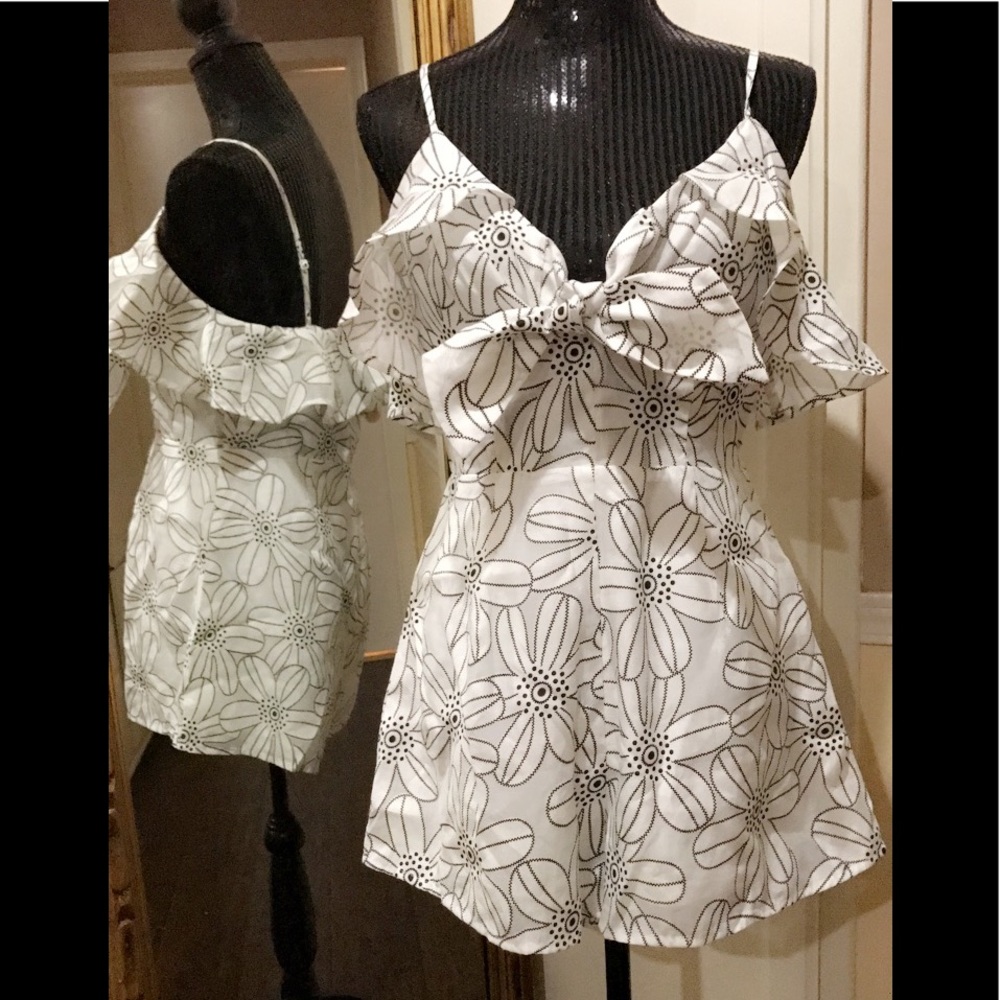 Flying Tomato Ruffled Romper - Picture 4 of 8